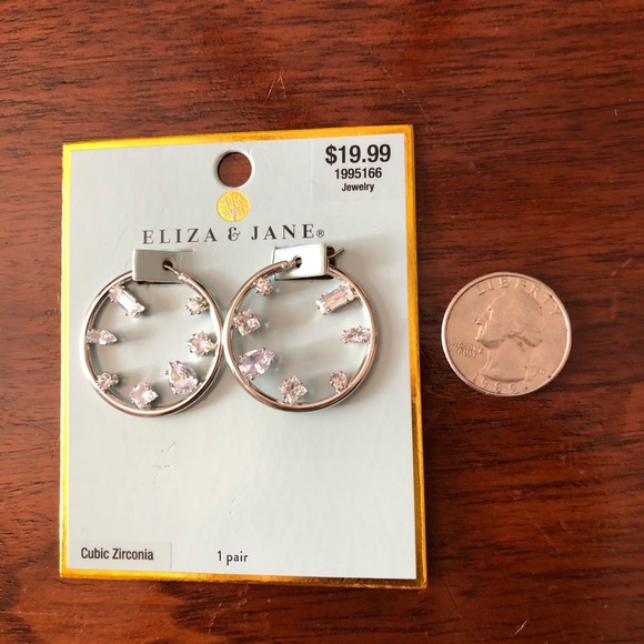 Earrings - Picture 5 of 6